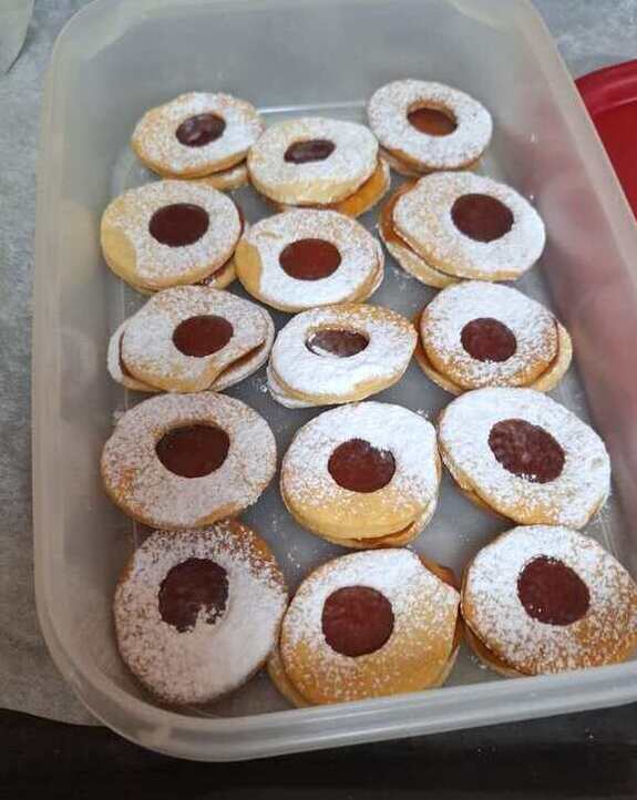 עוגיות ריבה טעימות ברחובות